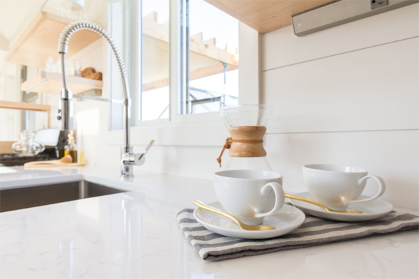 white-tiny-kitchen-design