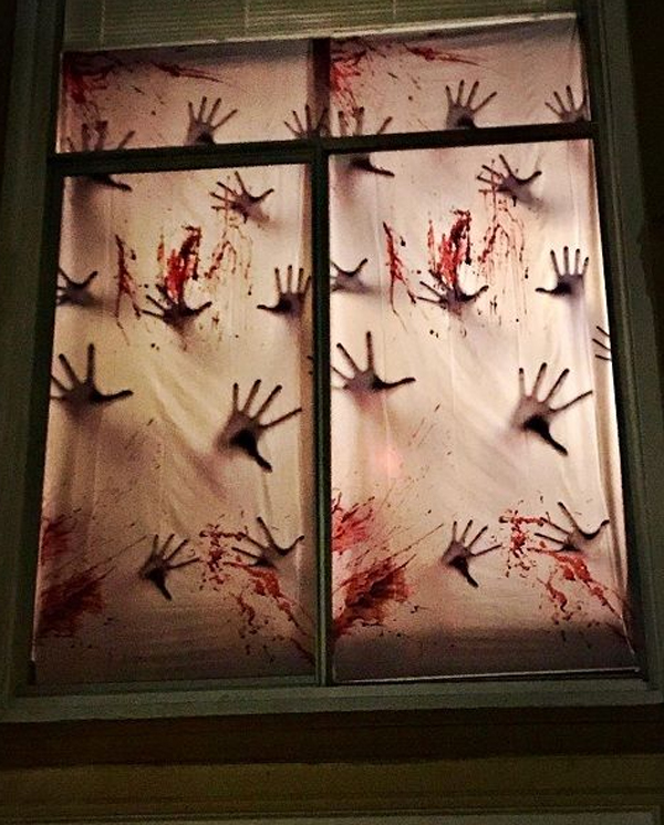 creepy-hand-and-blood-halloween-window-decor