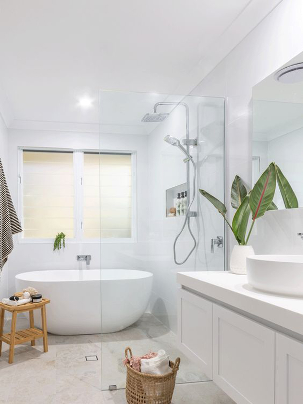 white-bathtub-design-for-small-space