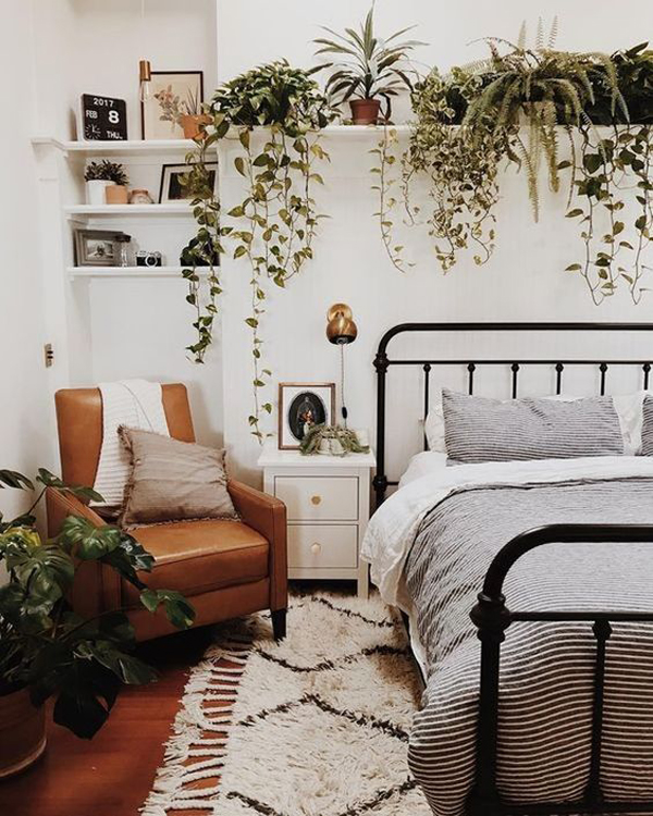 boho-chic-bedroom-with-vines-rack