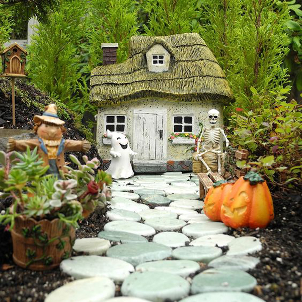 halloween-fairy-garden-landscaping