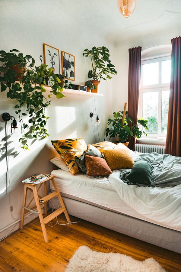 natural-vines-rack-in-bedroom