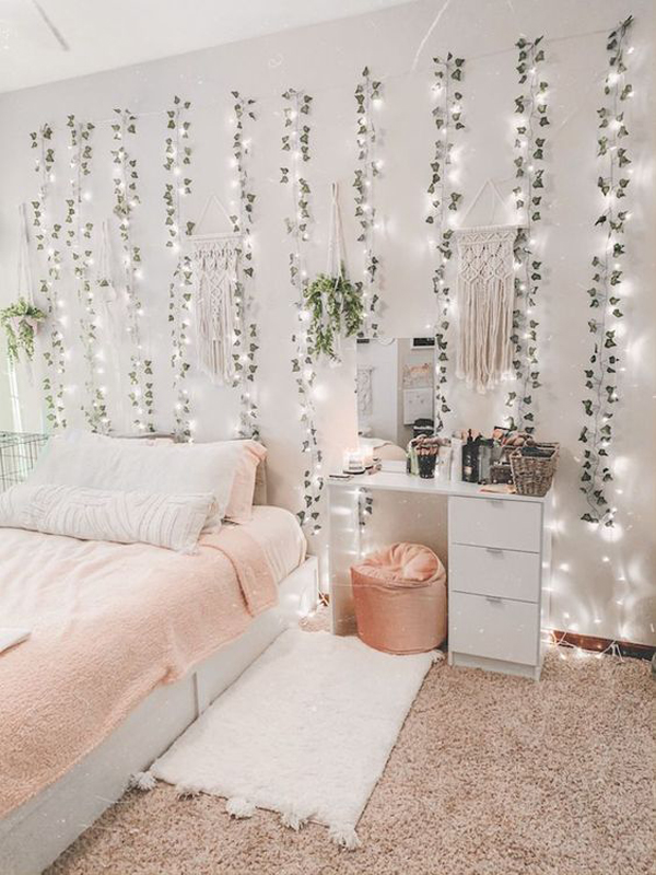 romantic-bedroom-vines-with-lights