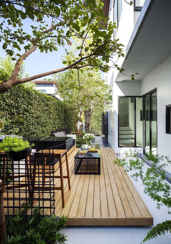 small-patio-deck-garden