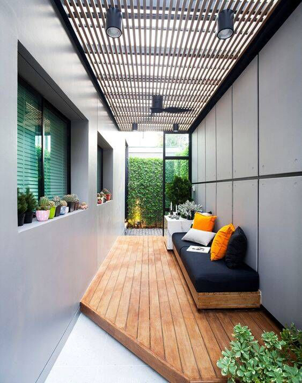 tiny-terrace-deck-with-garden-fence