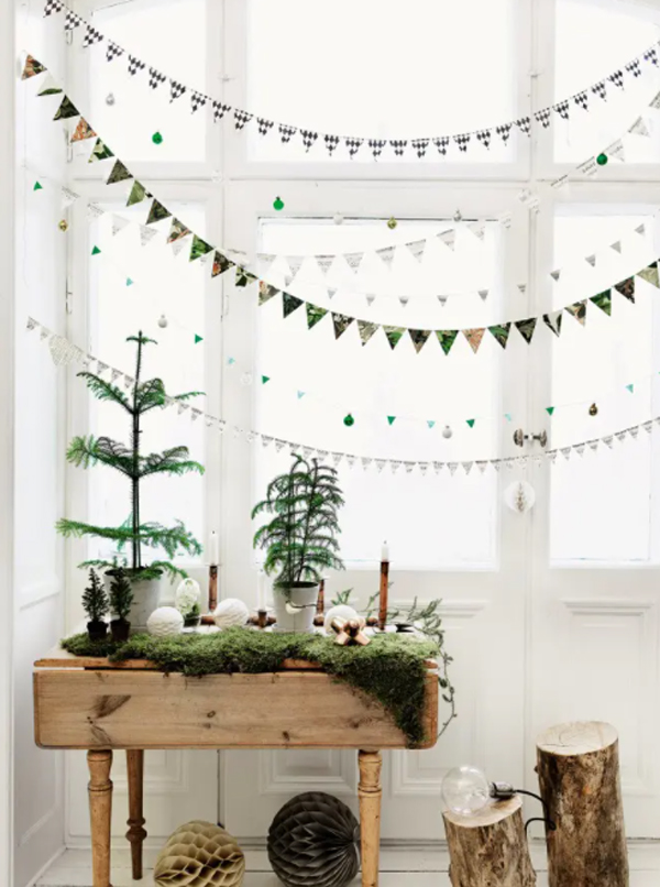 christmas-stand-plants-with-window-banner
