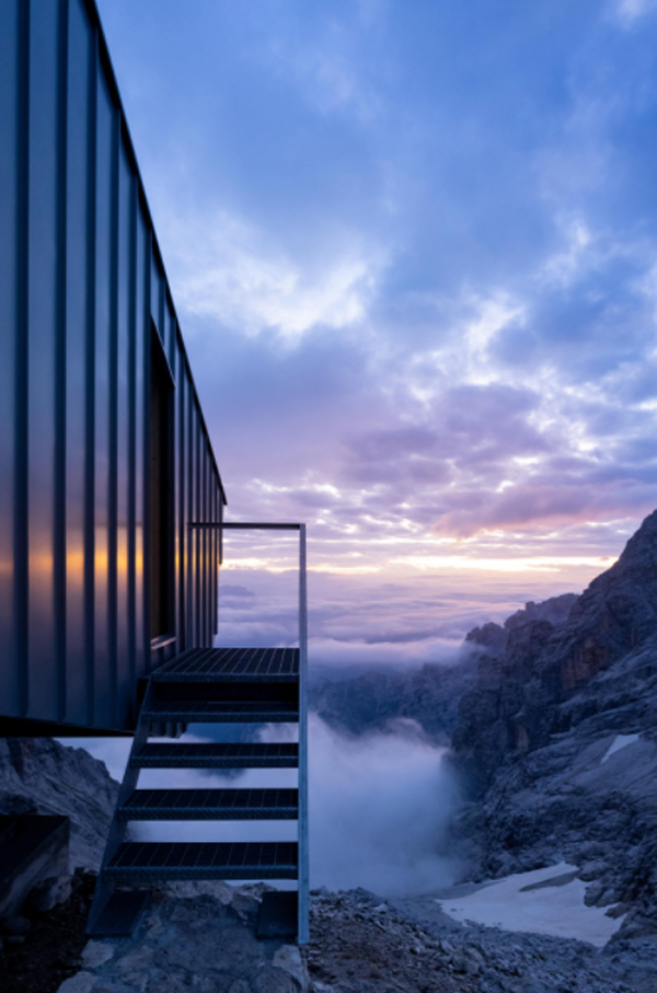 cliff-cabin-with-beautiful-sky-view