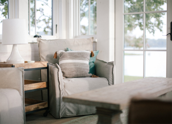 cozy-sofas-in-tiny-home