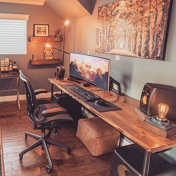 gamers-home-office-with-wooden-desk