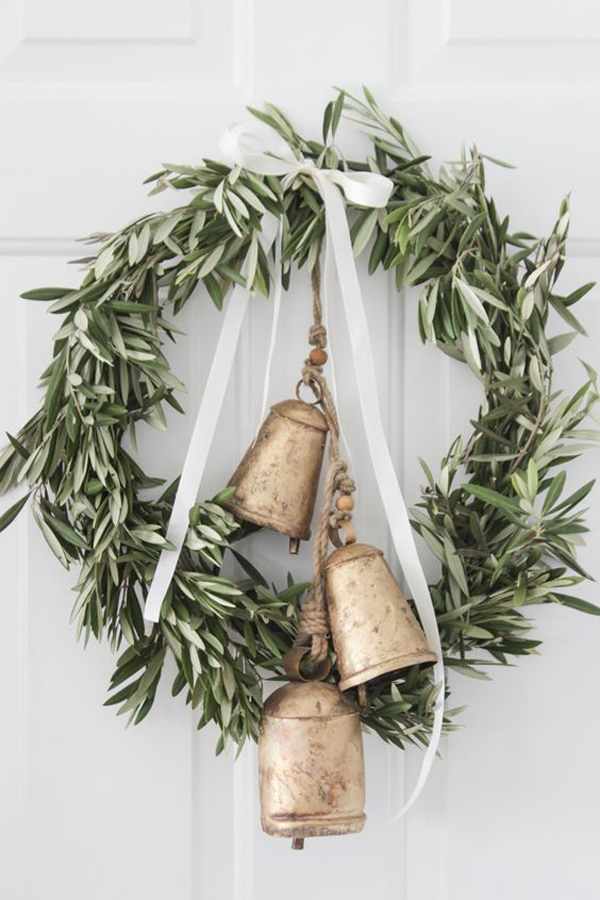 gorgeous-diy-christmas-wreath-doors