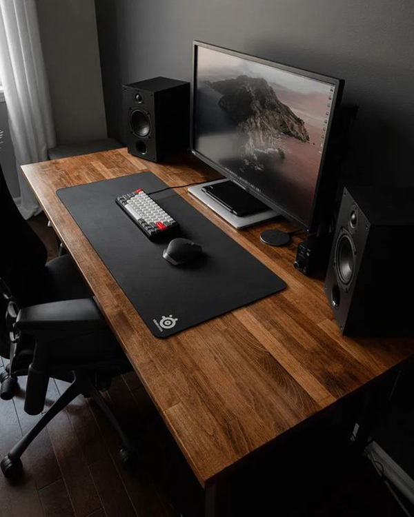 minimalist-wooden-desk-setup-ideas