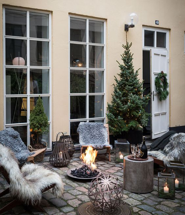 outdoor-christmas-decor-with-fire-pits