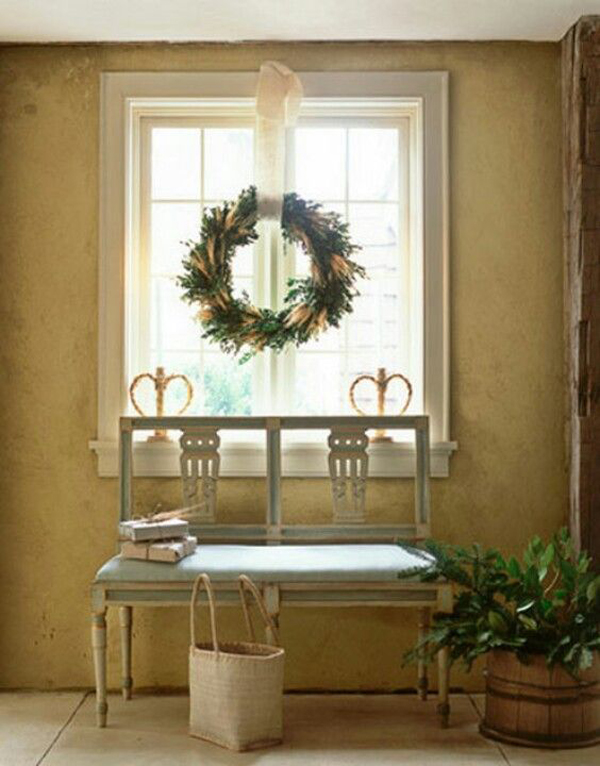 vintage-christmas-wreath-window-decor