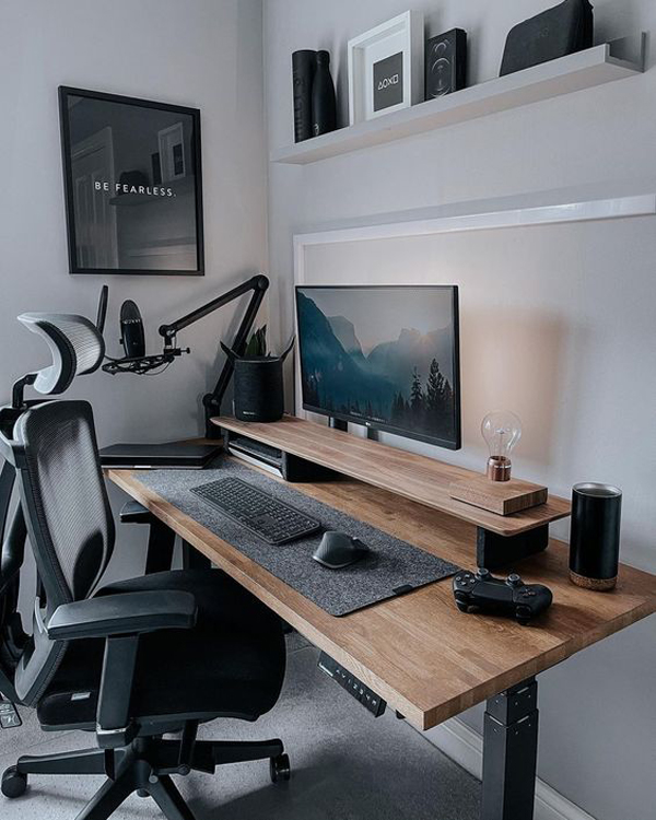 wooden-standing-gaming-desk-setup