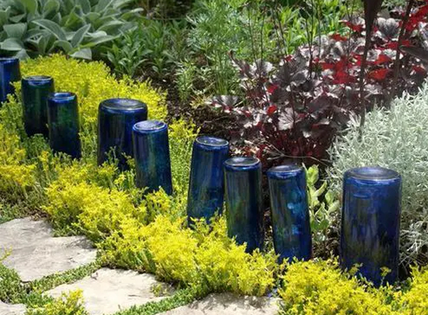 beautiful-diy-garden-bottle-edging