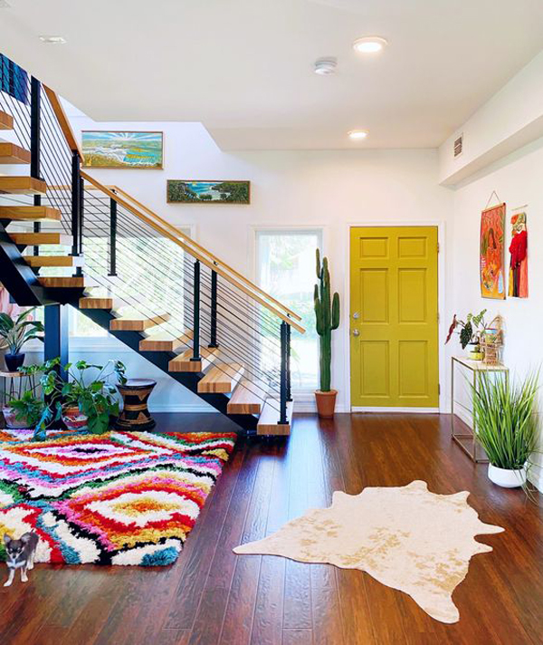 boho-interior-with-floating-staircase