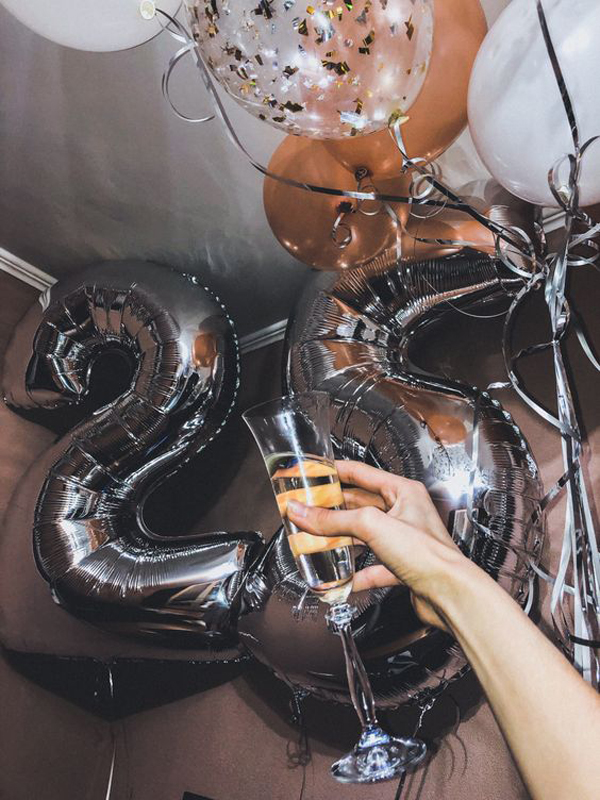 cool-balloon-number-ideas-for-new-year-decor