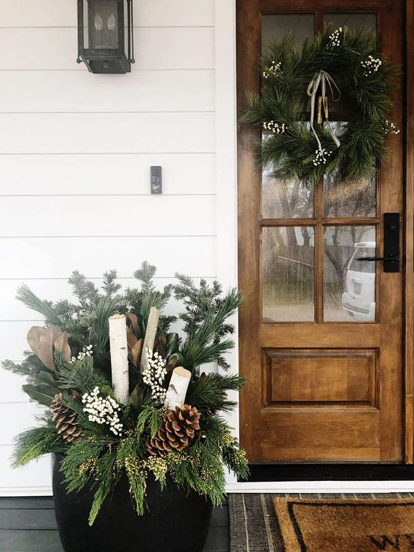 simple-winter-front-porch-with-wreaths