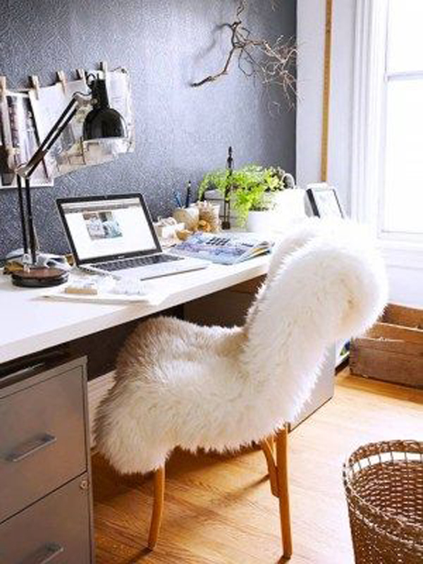 warm-and-cozy-home-office-design-with-chair-covers