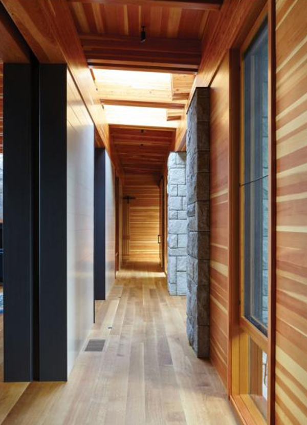 wood-and-stone-hallway-decor