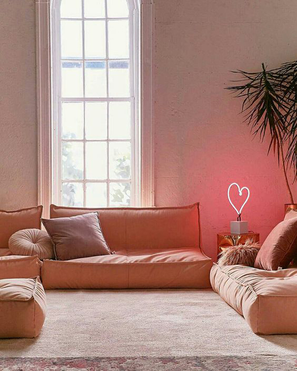 adorable-daybed-sofas-with-pink-accent