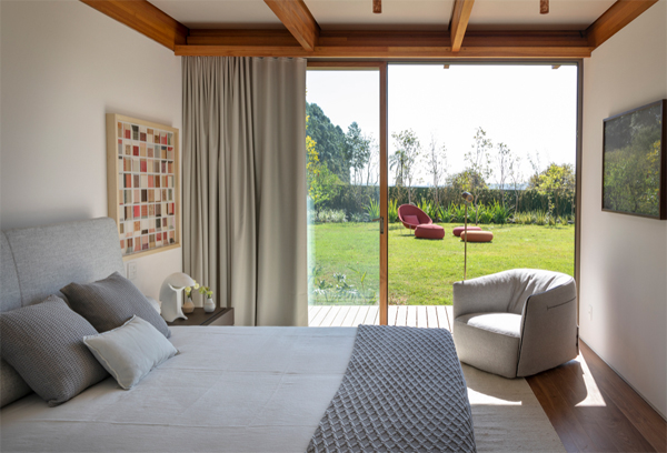 minimalist-bedroom-design-with-outdoor-view