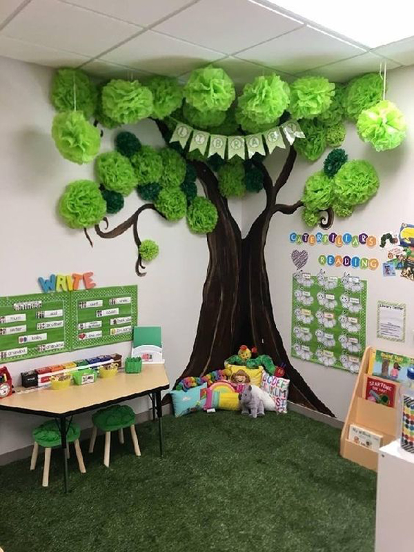 natural-tree-classroom-decoration