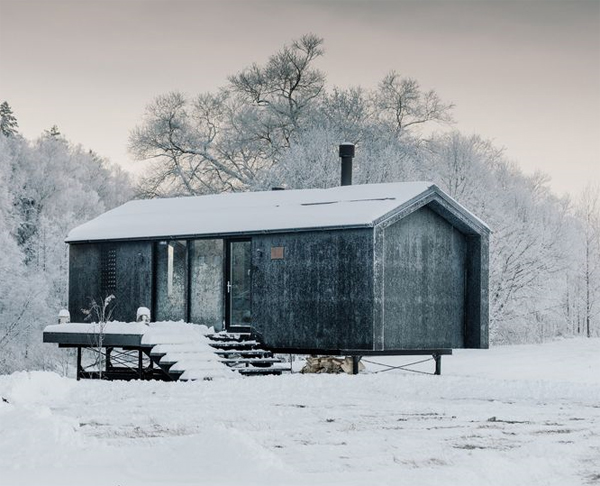 russian-tiny-cabin-by-bio-architects