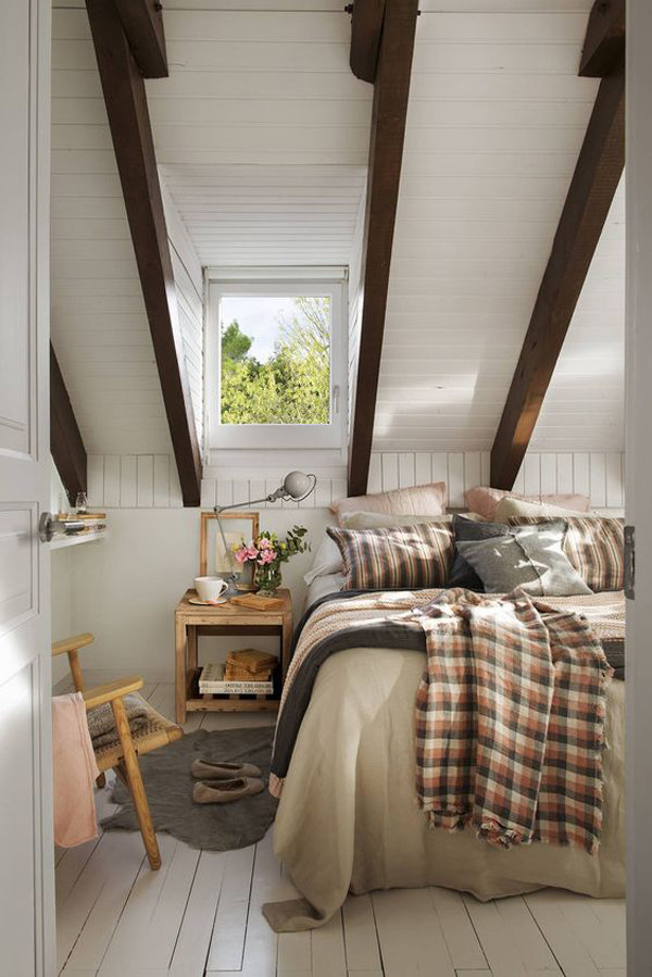 beautiful-barn-bedroom-in-the-loft