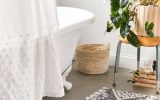 geo-patterned-bath-mat-with-boho-look
