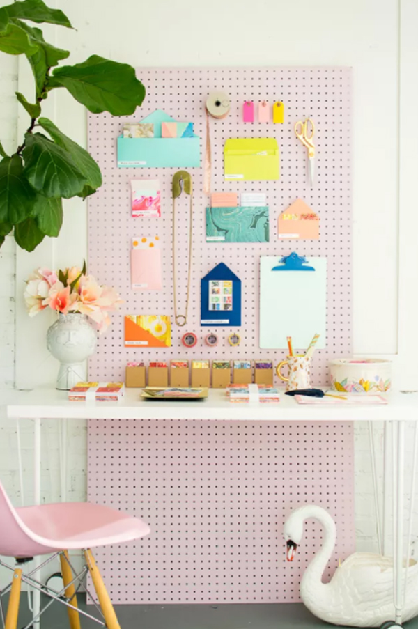 pink-pegboard-office-wall-ideas