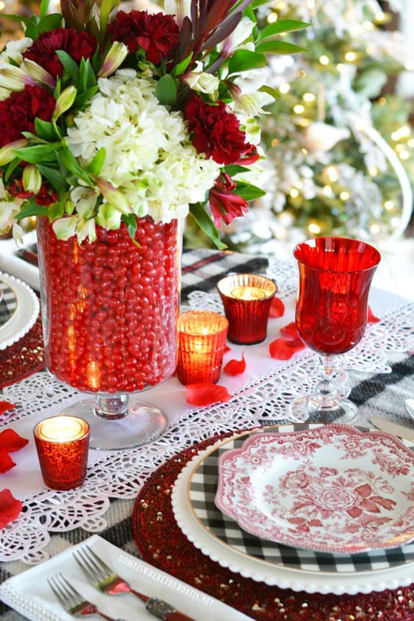 red-valentine-tablescapes-with-candle-light