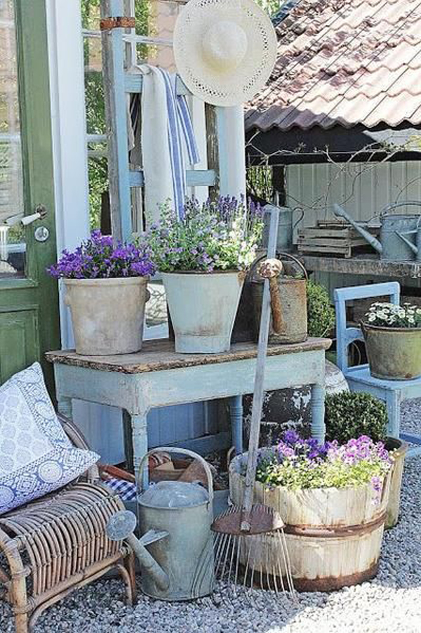 shabby-chic-garden-design-for-small-space