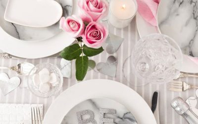 stylish-white-valentine-day-tablescapes