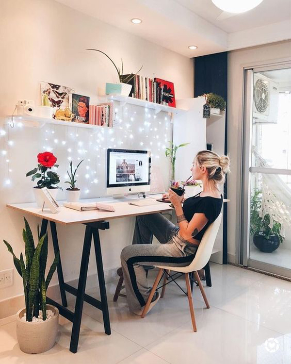 cute-home-office-ideas-with-string-light