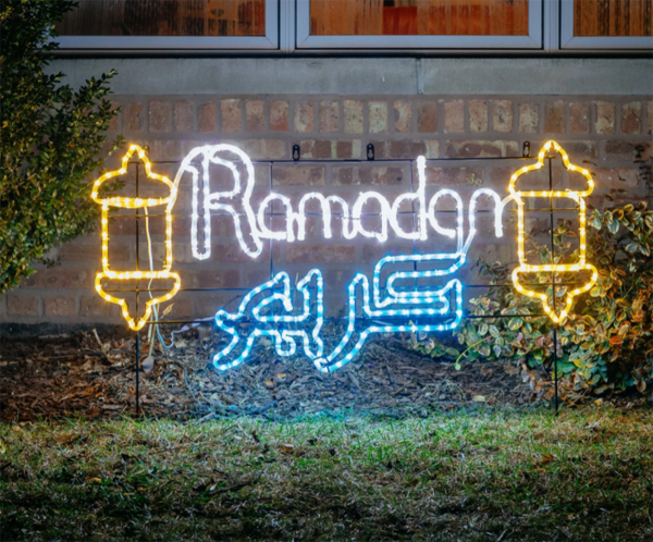 outdoor-ramadan-neon-sign