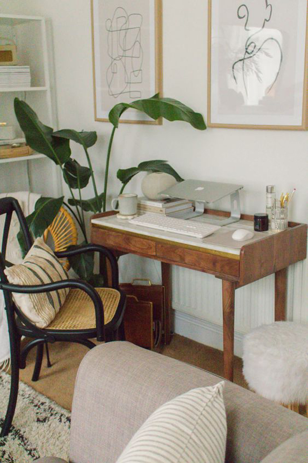 tiny-and-adorable-home-office-in-living-room