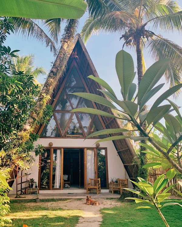 tropical-style-homes-with-a-frame-design