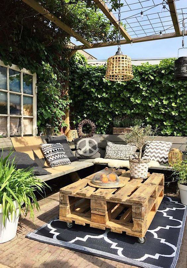 beautiful-outdoor-patio-living-space