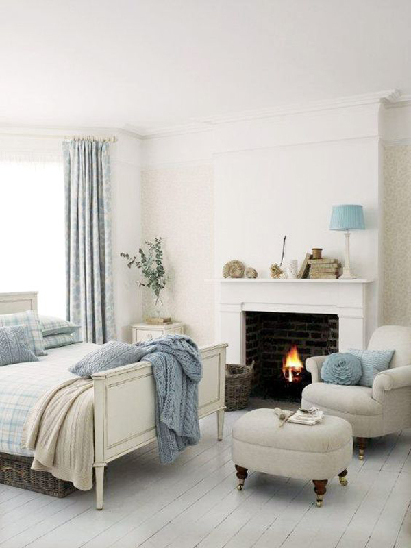 minimalist-blue-bedroom-with-fireplaces
