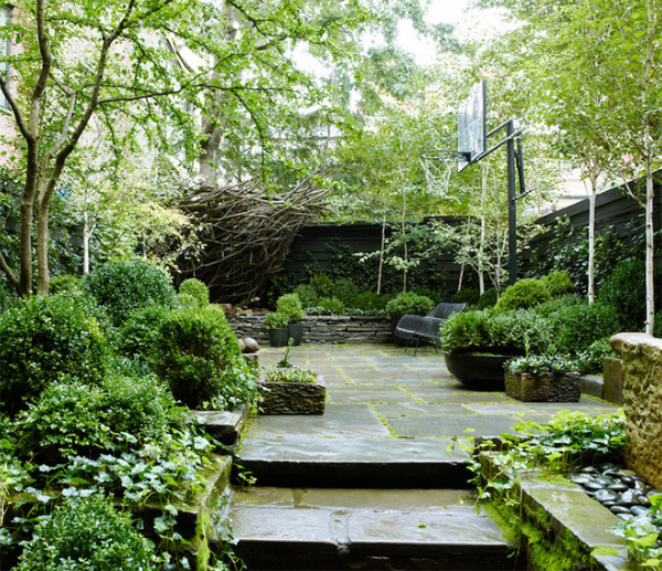 private-urban-garden-with-basket-ball-area