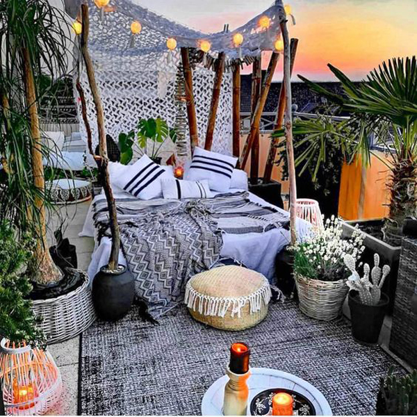 small-boho-rooftop-design-with-outdoor-bedroom
