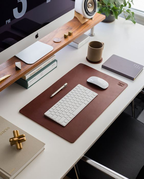 aesthetic-office-leather-desk-ideas
