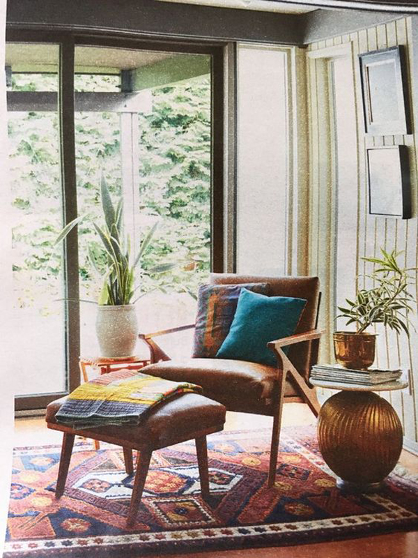 boho-reading-nook-with-oriental-rug
