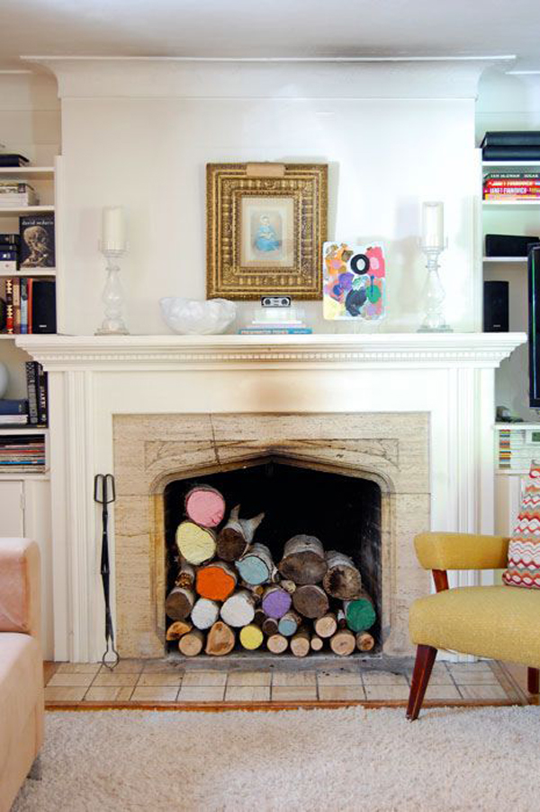 colorful-summer-mantel-with-painted-wood
