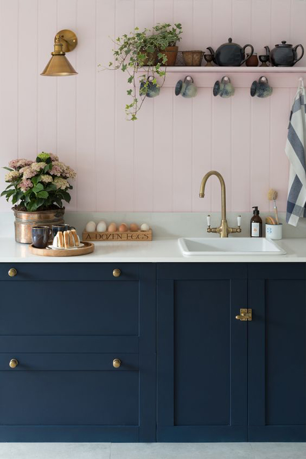 farmhouse-style-kitchen-design-with-pink-accent