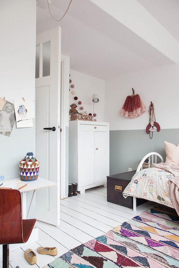 rustic-scandinavian-bedroom-for-little-girl