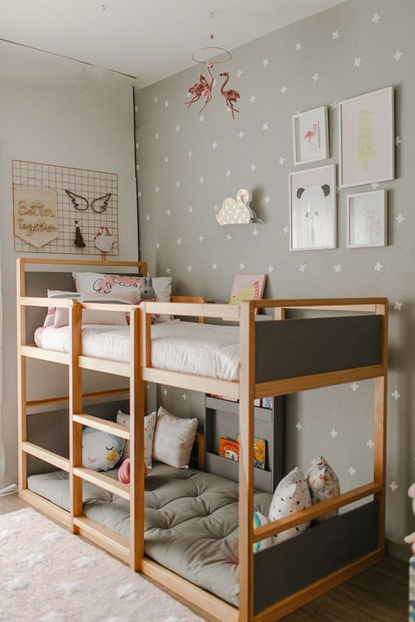 scandinavian-bunk-bed-with-polkadot-wall