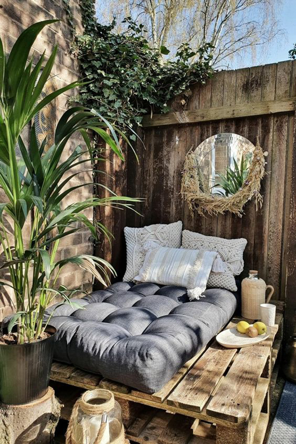 boho-outdoor-daybed-and-privacy-ideas