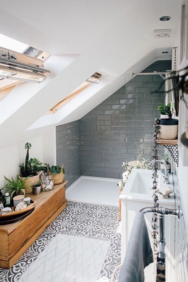 fresh-and-bright-attic-bathroom-design